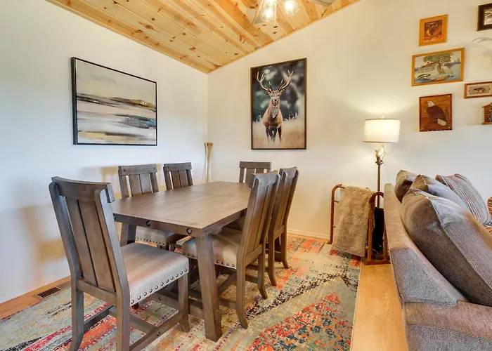 Walk To Private Lake! Family W/ Large Decks *