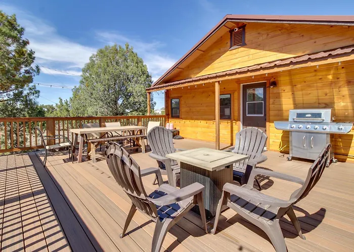 Walk To Private Lake! Family W/ Large Decks Holiday home